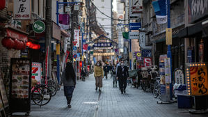 "일본 전체에 코로나19 긴급사태 선포하면 경제 손실 717조 원"