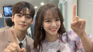 [SBS Star] gugudan SEJEONG & ASTRO Cha Eun-woo Boast Their Everlasting Friendship with New Photos