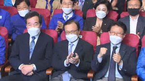 민주당 180석 육박 압승&hellip;16년 만에 단독 과반