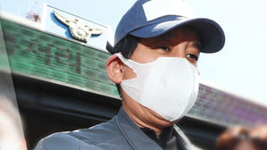 [단독] 라임 김봉현, 빼돌린 90억으로 상품권 사고 헌금