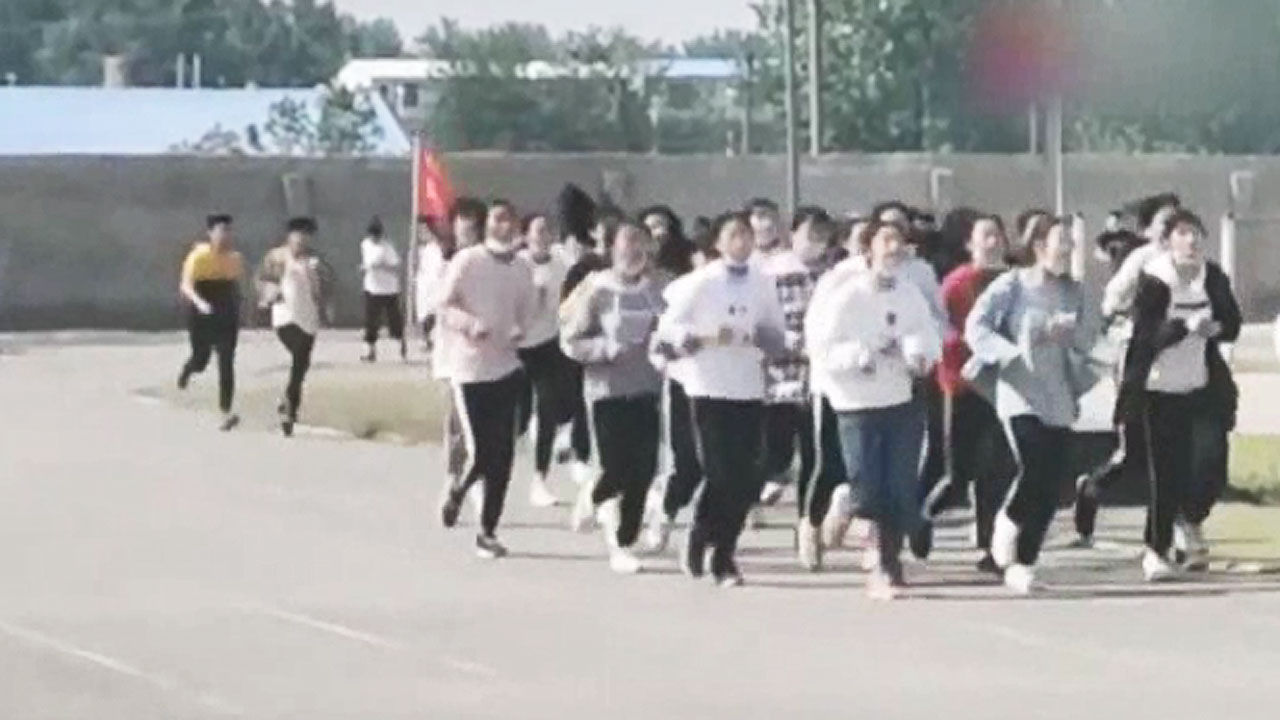 중국 마스크끼고 체육활동