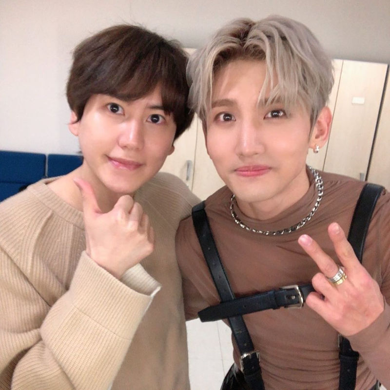 KyuHyun·MAX Changmin·DOYOUNG Show Off Their SM Entertainment Bond