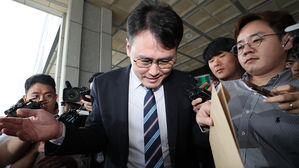 전직 특감반장 "유재수 조치 없었다&hellip;위에서 얘기됐다고 들어"