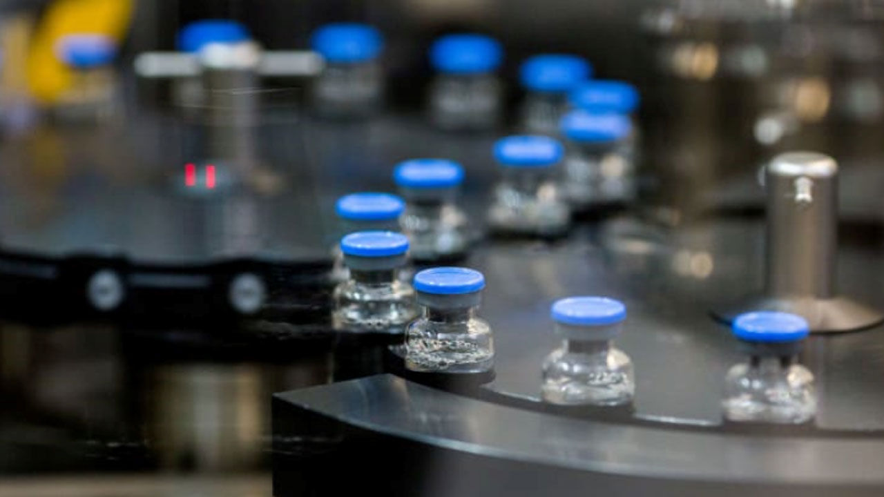 [취재파일] 올 여름 코로나19 백신 나올까…WHO '퇴치 불가능할 수도