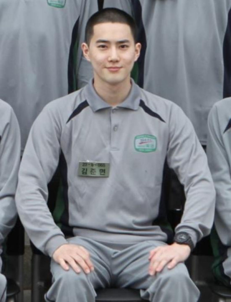 BTOB Yook Sungjae & EXO SUHO Smile Brightly for Their First Photos in the Military