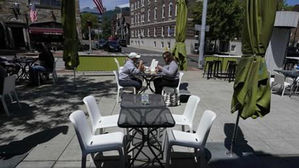 미, 50개 주 모두 경제 재가동…17개 주에선 신규 환자 10% 이상↑