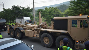 [취재파일] 사드 수송 작전에 등장한 의문의 발사대들&hellip;'추가 배치' 했나