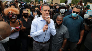 미 경찰 규탄 시위 여파에 LA 경찰 예산 1천830억 원 '칼질'