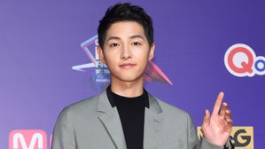 [SBS Star] Song Joong Ki Has a Lawyer Girlfriend?