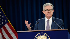 파월 연준의장 "경제 앞길 매우 불확실…코로나에 달렸다"