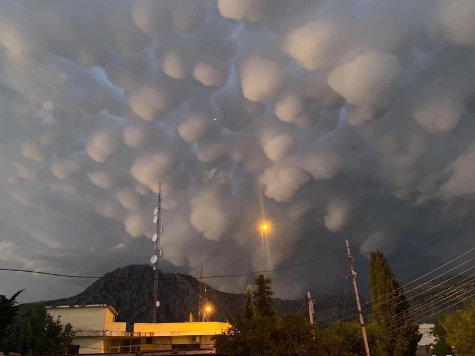 이라크 하늘 수놓은 구름의 정체, '유방운'
