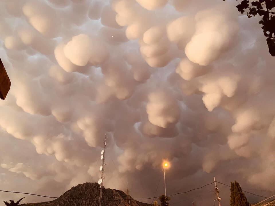 이라크 하늘 수놓은 구름의 정체, '유방운'