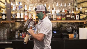 코로나19 급증…미 12개 주 경제활동 재개 급제동