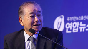 문정인 "남북정상회담 아니면 답 없어"&hellip;이종석 "의지 있어야"