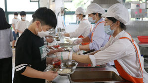 내년 3월부터 서울 전 유치원 무상급식…유초중고 전체 무상급식
