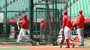프로야구 SK 와이번스, 선수 간 '체벌' 문제로 논란