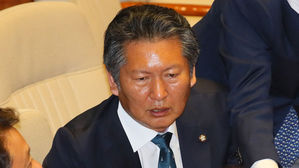 정청래, '무공천' 이재명에 "혼자 멋있기 운동" 직구