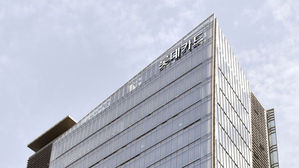 MBK파트너스, 2년 만에 롯데카드 매각 재점화&hellip; 주관사에 UBS