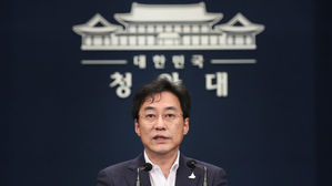 靑 "박 시장 의혹, 진상 규명 이후 공식 입장 낼 것"
