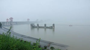 중국 싼샤댐 여전히 위험 수위&hellip;'설상가상' 하류 태풍 영향 주목