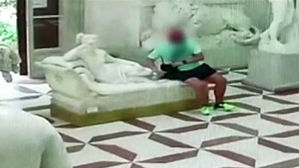 이탈리아 박물관,  200년 된 조각상 파손한 관광객