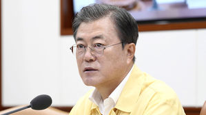 "문 대통령 지지도 39%, 취임 후 최저&hellip;30대&middot;서울 급락"