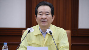 경제 충격 우려에 일단 '2.5단계' 격상…"3단계는 마지막 카드"