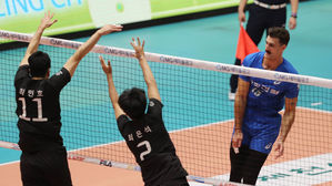 '러셀&middot;박철우 쌍포' 한국전력, 현대캐피탈 꺾고 컵대회 결승행