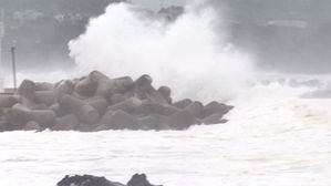 '하이선' 부산 남쪽 해상으로 들어서&hellip;오전 9시 최근접