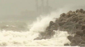 '스치듯' 지나가는 태풍 하이선&hellip;비&middot;바람 피해 모두 커진다