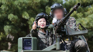 [취재파일] 삿되게 입 연 국방부&hellip;秋 얻고, 軍心 잃었다