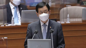 진영 행안부 장관, 옵티머스 펀드에 5억 원 투자&hellip;"나도 피해자"