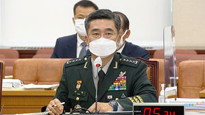 서욱, 秋 아들 특혜? "지휘관 판단 영역이라 평가 어렵다"