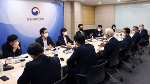 최윤희 문체부 차관 "체육계 인권 보호, 경기단체장이 앞장서야"