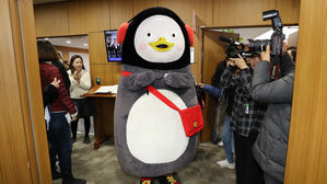 국회 힘자랑?&hellip;과방위, '펭수' 참고인 채택