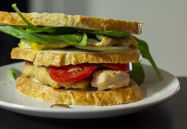 먹다 남긴 샌드위치 60년째 간직하는 남성, 왜