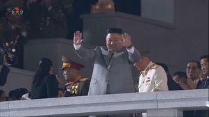 북한, 당창건 75주년 열병식 / 김정은
