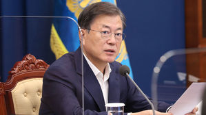 문 대통령 "거리두기 하향, 코로나 통제할 수 있다는 자신감에 근거"