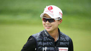 김효주, KLPGA KB금융 이틀째 선두 질주