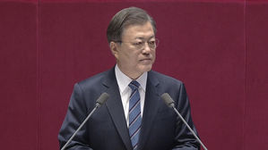 "경제" 43번 언급한 文…박수 · 야유 뒤엉킨 본회의장