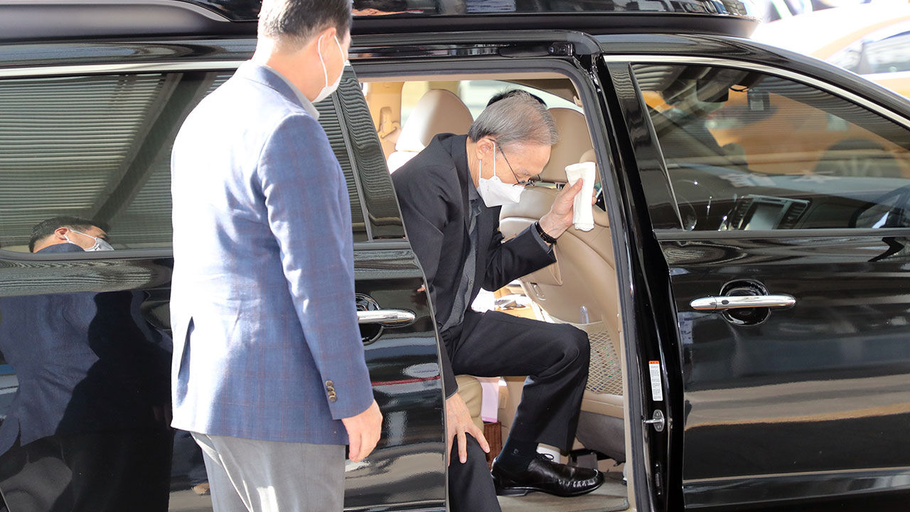 슬라이드 이미지 2