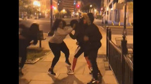 극우단체 대표 등 백악관 인근서 흉기 피습