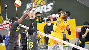 케이타, 다우디 앞에서도 펄펄&hellip;KB손보, 1년 9개월 만에 5연승