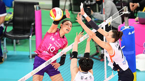 '배구여제' 김연경 펄펄&hellip;흥국생명, 1라운드 전승