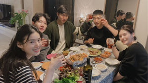 [SBS Star] 'The King: Eternal Monarch' Actors Gather for Woo Do Hwan's Military Day-off