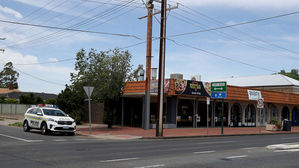 호주 피자집 직원 거짓말로 170만 명 봉쇄소동