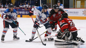 아이스하키 대명, 하이원에 역전승 거두고 첫 승