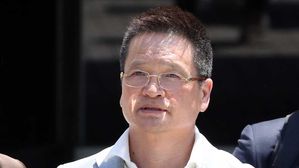 '별장 성접대 의혹' 윤중천, 징역 5년 6개월 확정