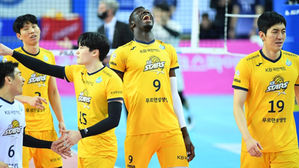 선두 KB손해보험, 대한항공 꺾고 3연승&hellip;GS칼텍스도 4연승 질주