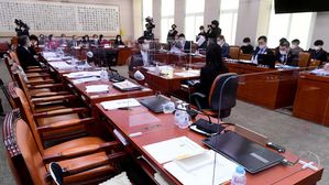 [속보] 5·18 왜곡처벌법 법사위 통과…처벌 상한 7년→5년